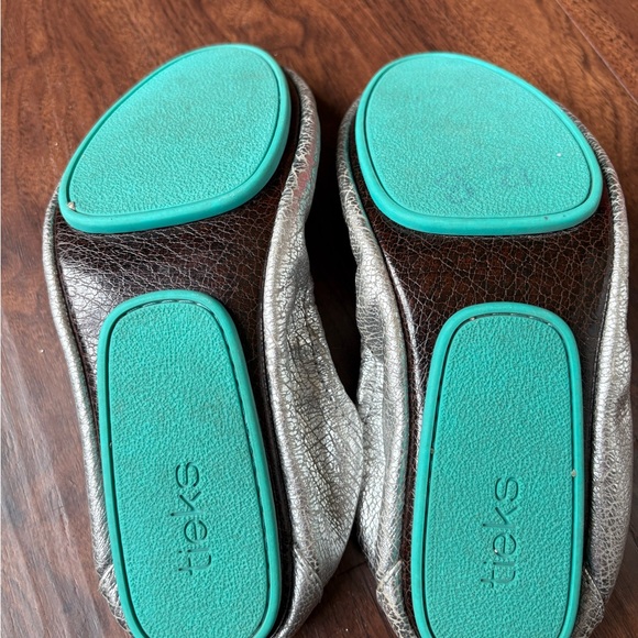 Tieks Metallic Silverscreen 7 VGUC - Picture 2 of 4